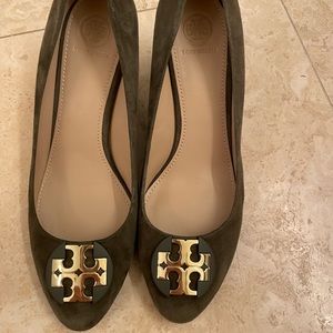 EUC Tory Burch Wedges